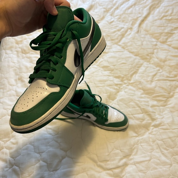 NIKE AIR JORDAN 1 LOWS - PINE GREEN - Picture 5 of 7